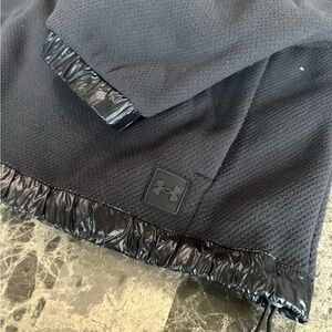 Under Armour Textured Black Pullover Women’s M